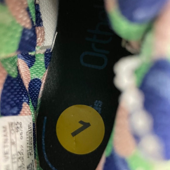 Adidas Basketball 🏀 shoes Size 1 - Picture 6 of 9